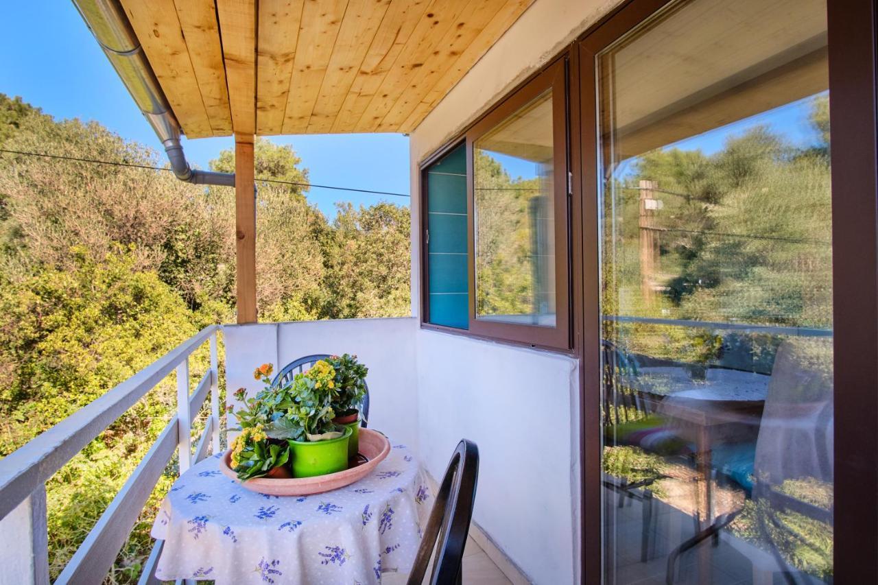 Apartments Mirella Mali Lošinj Εξωτερικό φωτογραφία